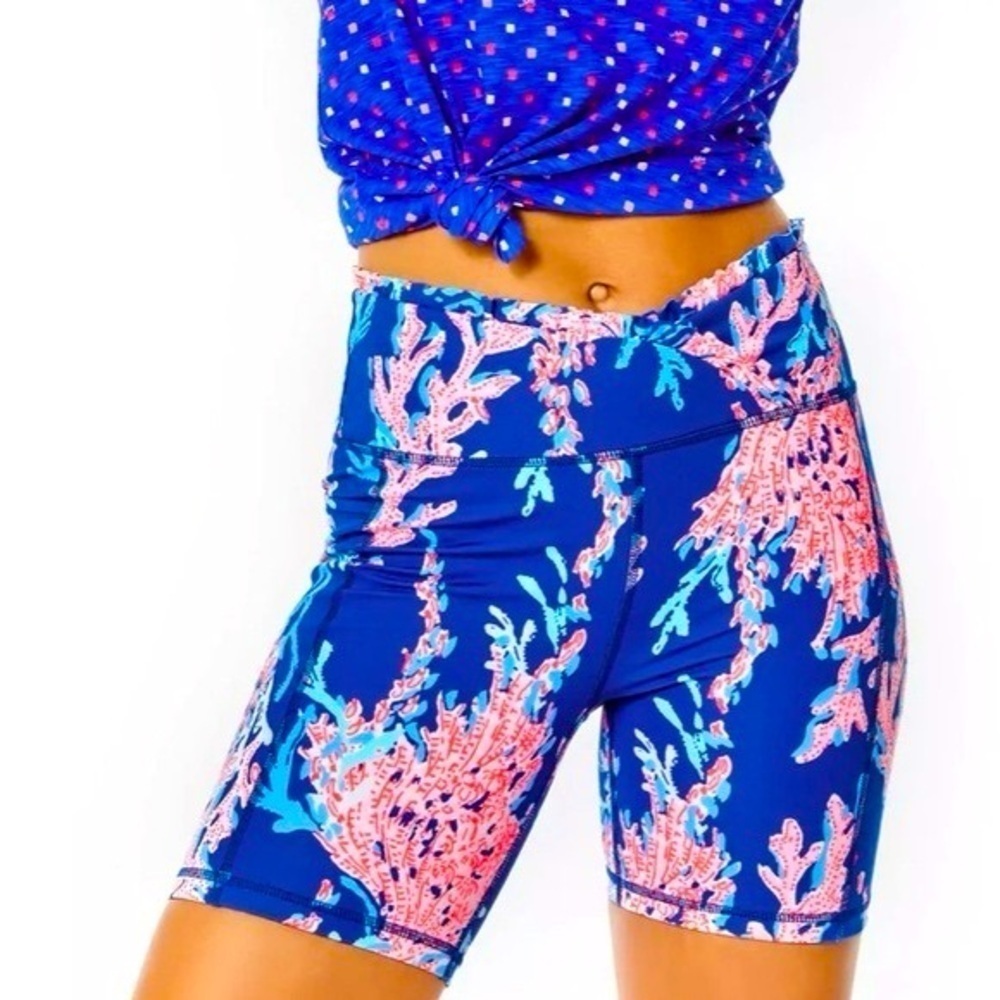 NWT Women’s LILLY PULITZER Weekender High Rise ruffle shorts- Borealis Blue. XS